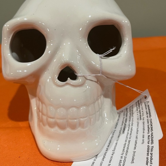 6/$25 White Ceramic Skull Decor - Picture 3 of 12